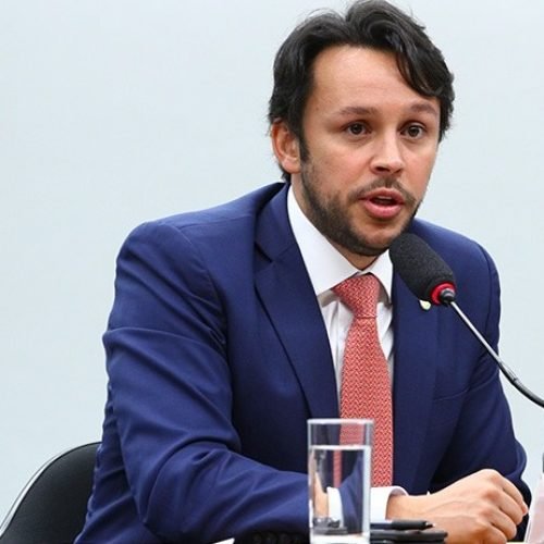 Deputado Mario Negromonte júnior volta atrás após repercussão se PEC da Blindagem de ‘bandidagem’