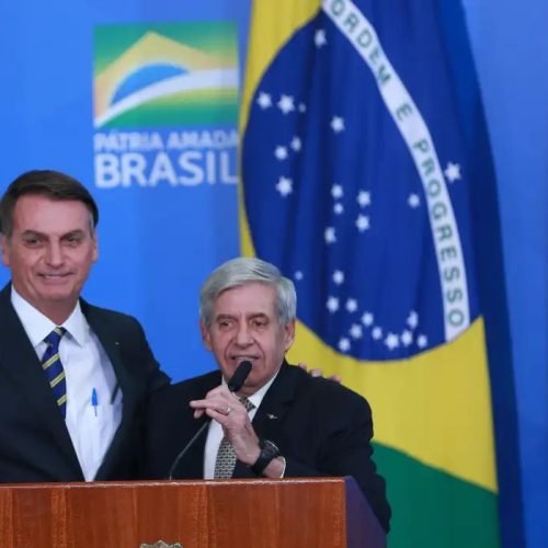 Heleno se distanciou de Bolsonaro e não sabia de golpe, diz advogado