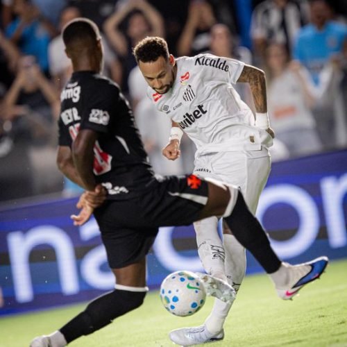 Neymar brilha e Santos vence primeira no Campeonato Brasileiro