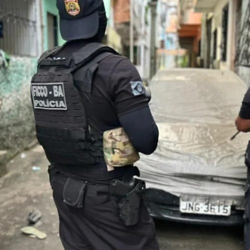 Operação Bomboniere com foco em repasse de armas para facção em Salvador