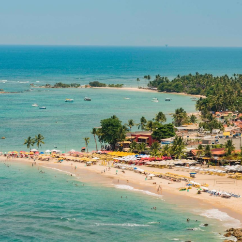 A travessia Conheça Morro de São Paulo através do Catamarãs está tranquila