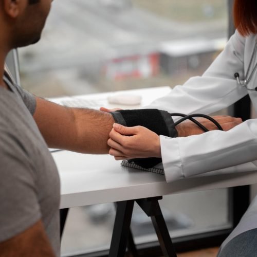 Centro Universitário promove mutirão de serviços gratuitos na orla de Salvador