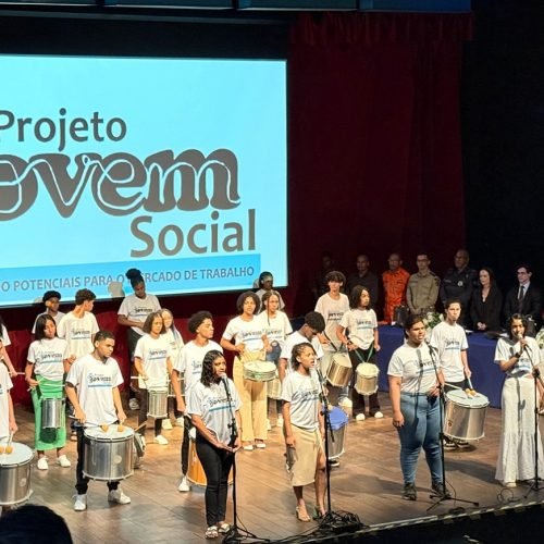 Quinta turma do Projeto Jovem Social recebe certificação em cerimônia no Centro de Cultura