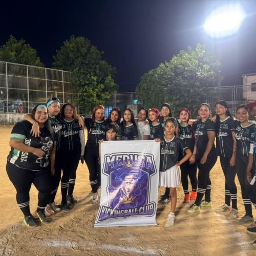 Em Manaus, mulheres venezuelanas encontram no esporte kickingball uma conexão com suas raízes