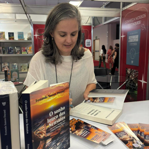 Entre palavras e encontros, Fernanda Sanson lança novo livro em Salvador