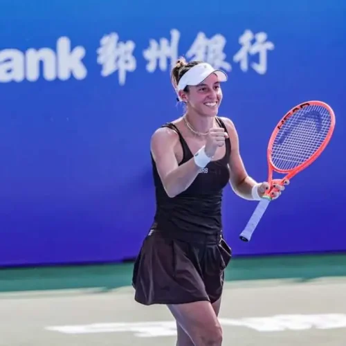 Luisa Stefani retorna ao top 20 e comemora inédita vaga no Finals