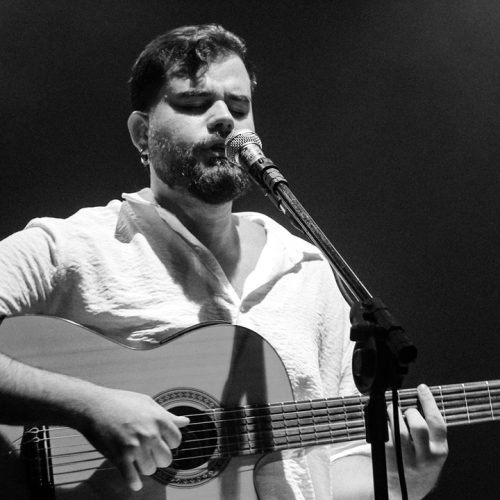 “Azul: Um Tributo a Djavan” leva clássicos e raridades ao Teatro Gamboa