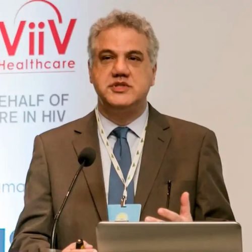 Covid-19 não desapareceu e casos continuam ocorrendo, alerta médico