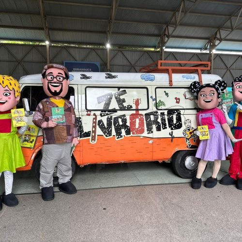 A Kombi do Zé Livrório é atração na FLILAURO