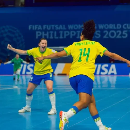 Brasil goleia Irã na estreia da Copa do Mundo de futsal feminino