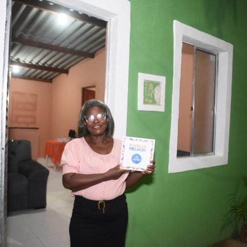 Prefeitura entrega 147 casas reformadas e transforma a vida de famílias em Cajazeiras XI