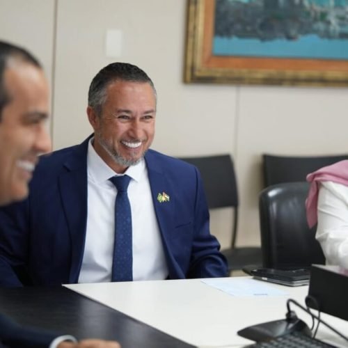 Prefeito Bruno Reis e o embaixador dos Emirados Árabes discutem investimentos para a capital baiana