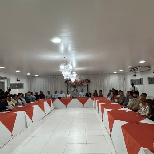 Governo da Bahia reúne setor produtivo em Jacobina