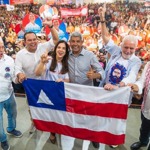 Jeronimo demostra força em Feira de Santana e reúne mais de 20 prefeitos no território