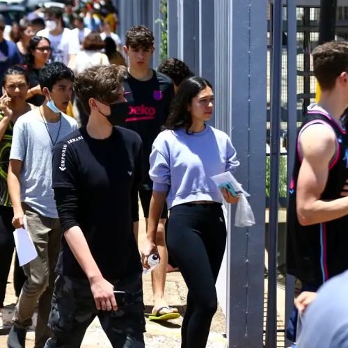 Enem 2026: duração do exame pode ter acréscimo de até uma hora para alguns estudantes; confira o que muda com os “recursos de acessibilidade”Estudantes de todo o Brasil