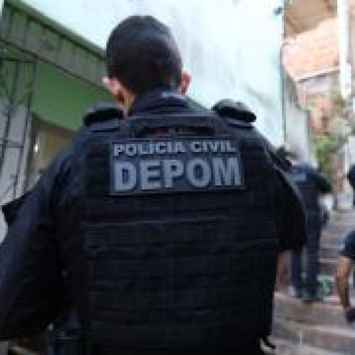 Homem é preso por tráfico de drogas em Camaçari