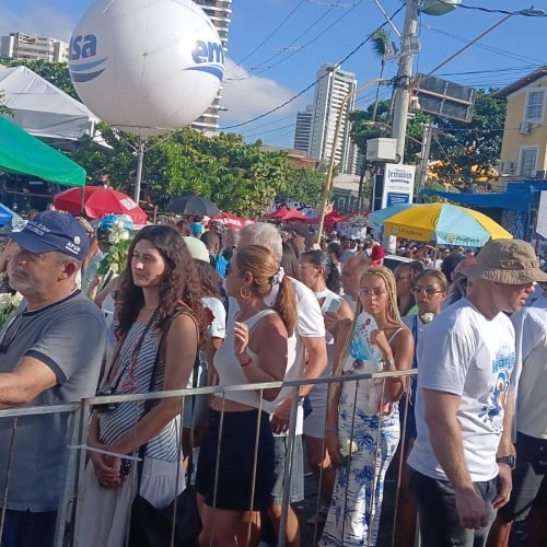 Festa de Iemanjá reúne devotos e turistas no Rio Vermelho nesta segunda (2)