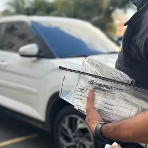 Mulher é presa em flagrante vendendo atestado médico