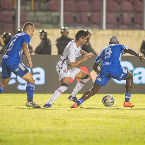 Vitória empata com Confiança e avança às quartas da Copa do Nordeste