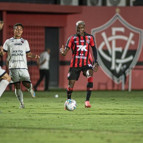 Vitória joga mal e perde para do Botafogo-PB na Copa Nordeste