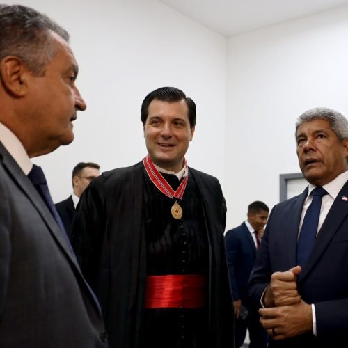 Governador prestigia posse do promotor Pedro Maia, reconduzido ao comando do MP baiano