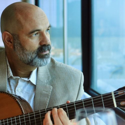 Festival A Bossa: Alexandre Leão celebra legado de João Gilberto