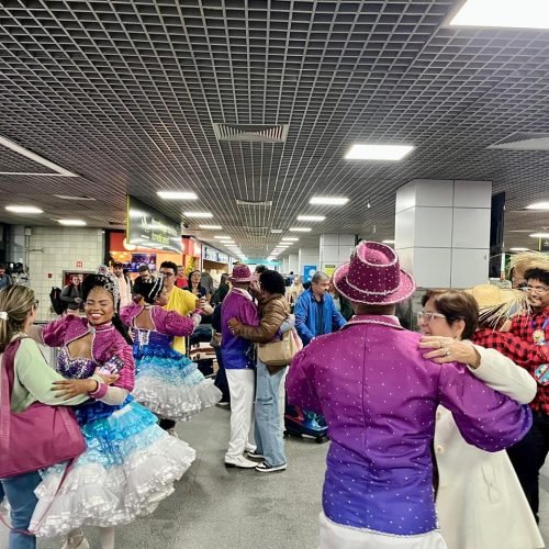 Receptivo junino da Setur-BA acolhe turistas e fortalece experiência de quem chega para o São João da Bahia