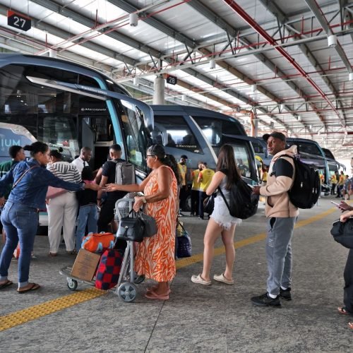 Mais de 380 mil pessoas devem passar pela nova rodoviária rumo ao São João no interior da Bahia