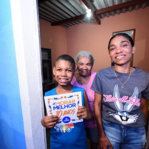 Prefeitura de Salvador entrega mais 101 casas reformadas pelo Morar Melhor em Águas Claras