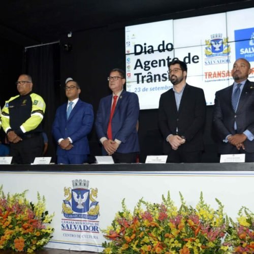 Agentes de Salvador recebem homenagem na Câmara Municipal