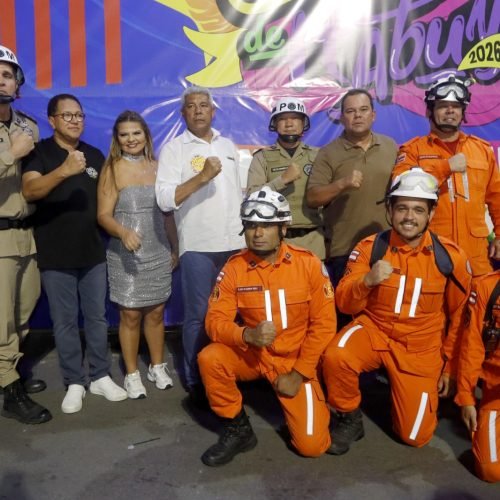 Governador prestigia abertura do Carnaval antecipado de Itabuna