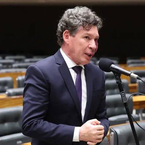 Hugo Motta indica presidente da comissão da MP da Taxa das Blusinhas