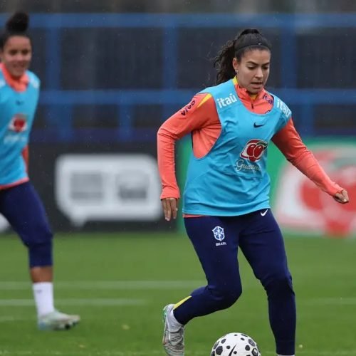 Meio-campista Angelina espera jogo difícil contra a Inglaterra