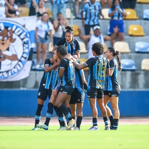 Grêmio supera Internacional por 2 a 1 no Brasileiro Feminino