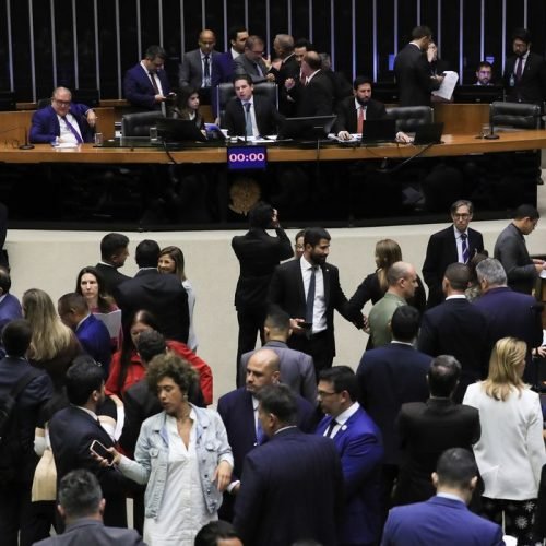 Câmara aprova urgência para votar direito à bagagem de mão gratuita