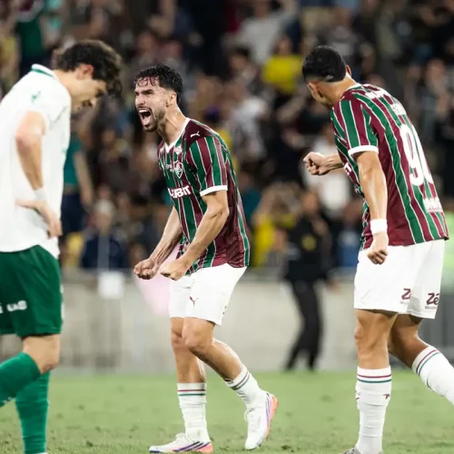 Fluminense encerra jejum e bate Palmeiras de virada no Brasileirão