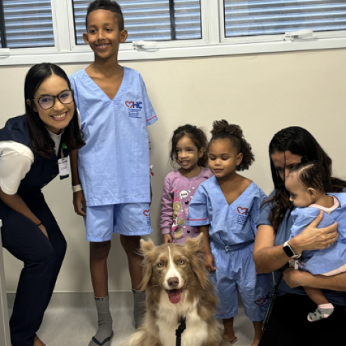 Hospital da Criança Deputado Alan Sanches recebe visita especial do cão terapeuta Lútche
