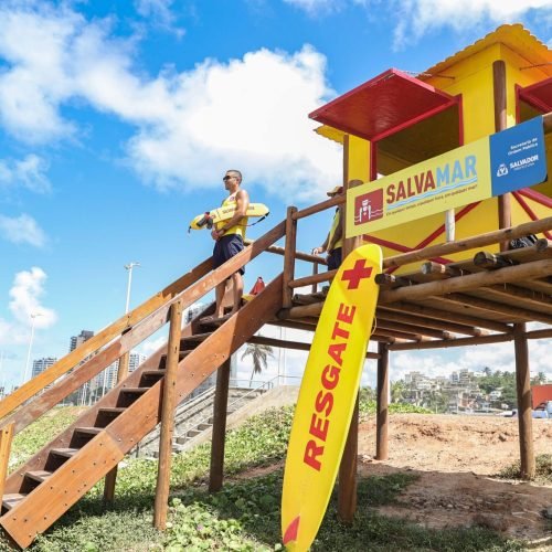 Salvamar intensifica treinamento de agentes durante baixa estação nas praias de Salvador