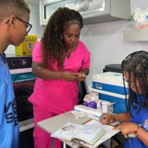 Lauro de Freitas recebe Vacimóveis da Sesab para reforçar imunização antes da Mica Lauro