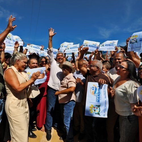 No oeste baiano, governador Jerônimo Rodrigues marca presença nas celebrações do dia de Santa Rita de Cássia