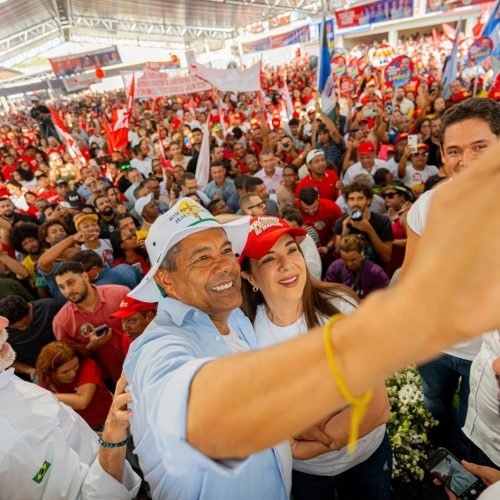 Jerônimo reúne majoritária e pré-candidatos da base em Salvador