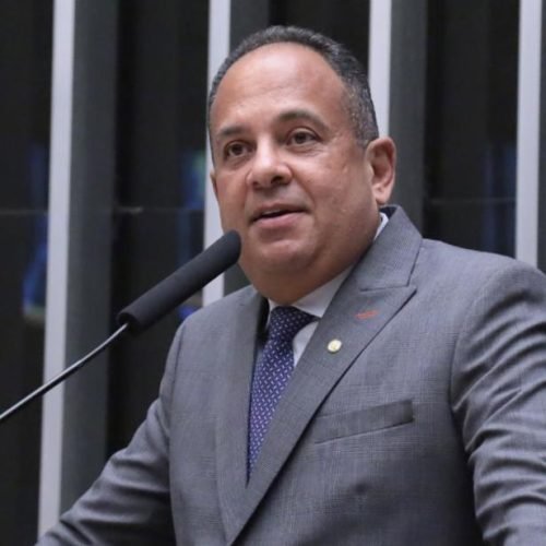 Jorge Araújo coloca em pauta projetos que defendem o trabalhador e o futuro das famílias baianas