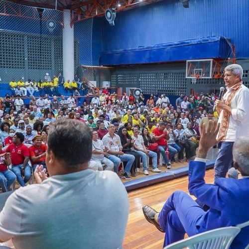 Jerônimo demonstra força e reúne lideranças de Salvador