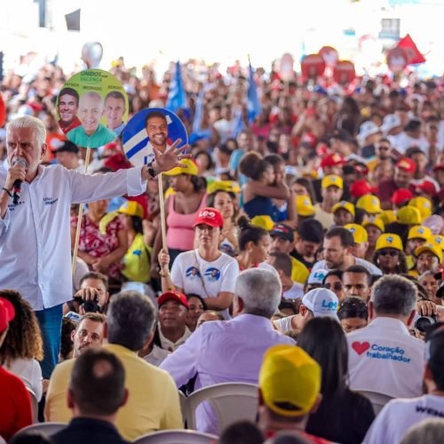 “Revolução positiva”: Wagner celebra transformação petista na Bahia e diz que estado se libertou do medoEm Valença, senador diz que o PT “abriu o direito de sonhar” aos baianos