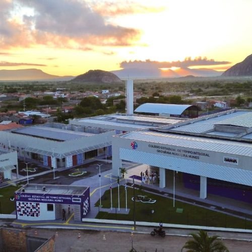 Jerônimo mostra as marcas da gestão: 740 escolas de tempo integral, 6 mil leitos e 8 mil km de estradas