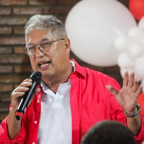 Rosemberg diz que O Globo comprova aliança de ACM com Bolsonaro