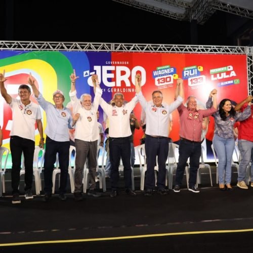 “Juventude colhe hoje os frutos plantados por nossos governos”, diz Rui Costa em encontro com ex-prefeitos