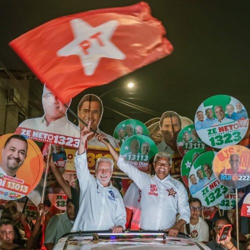 Jerônimo transforma caminhada em Feira de Santana em demonstração de força do interior