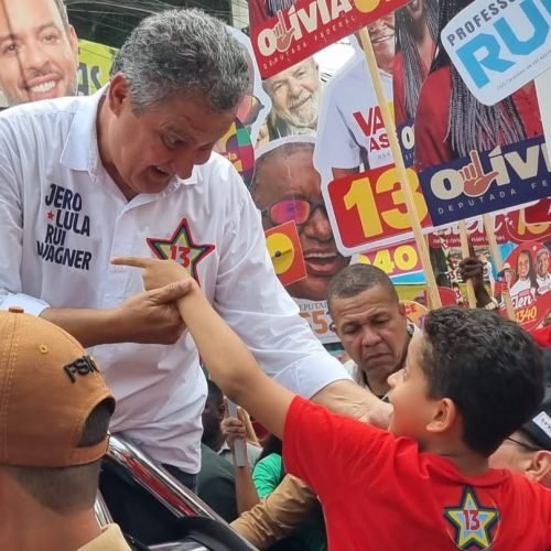 Em caminhada no Subúrbio, Rui comemora 10 milhões de empregos formais no Brasil e diz que Salvador “está ficando para trás”