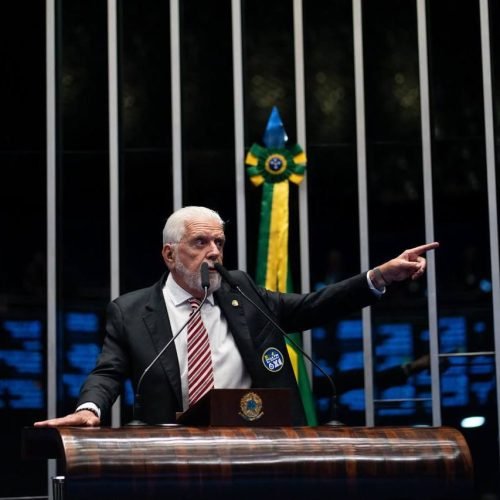 Wagner denuncia oportunismo de Flávio Bolsonaro na 6×1: ‘O povo sabe quem tem história na defesa do trabalhador’